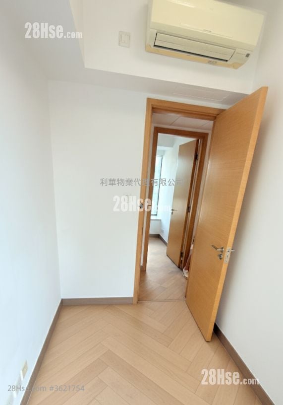 Riva Rental 4 Bedrooms , 2 Bathrooms 868 ft² Riva Rental 4 Bedrooms , 2 Bathrooms 868 ft²