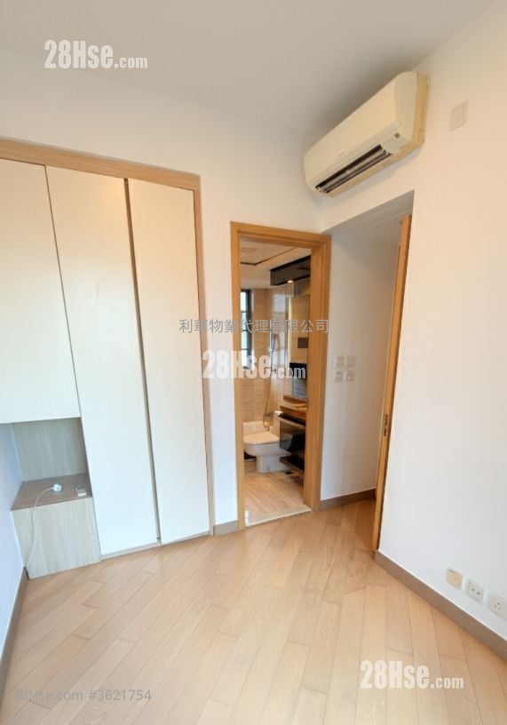 Riva Rental 4 Bedrooms , 2 Bathrooms 868 ft² Riva Rental 4 Bedrooms , 2 Bathrooms 868 ft²