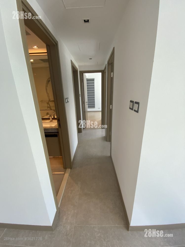 雲滙 租盤 4 房 , 3 浴室 830 平方呎 雲滙 租盤 4 房 , 3 浴室 830 平方呎