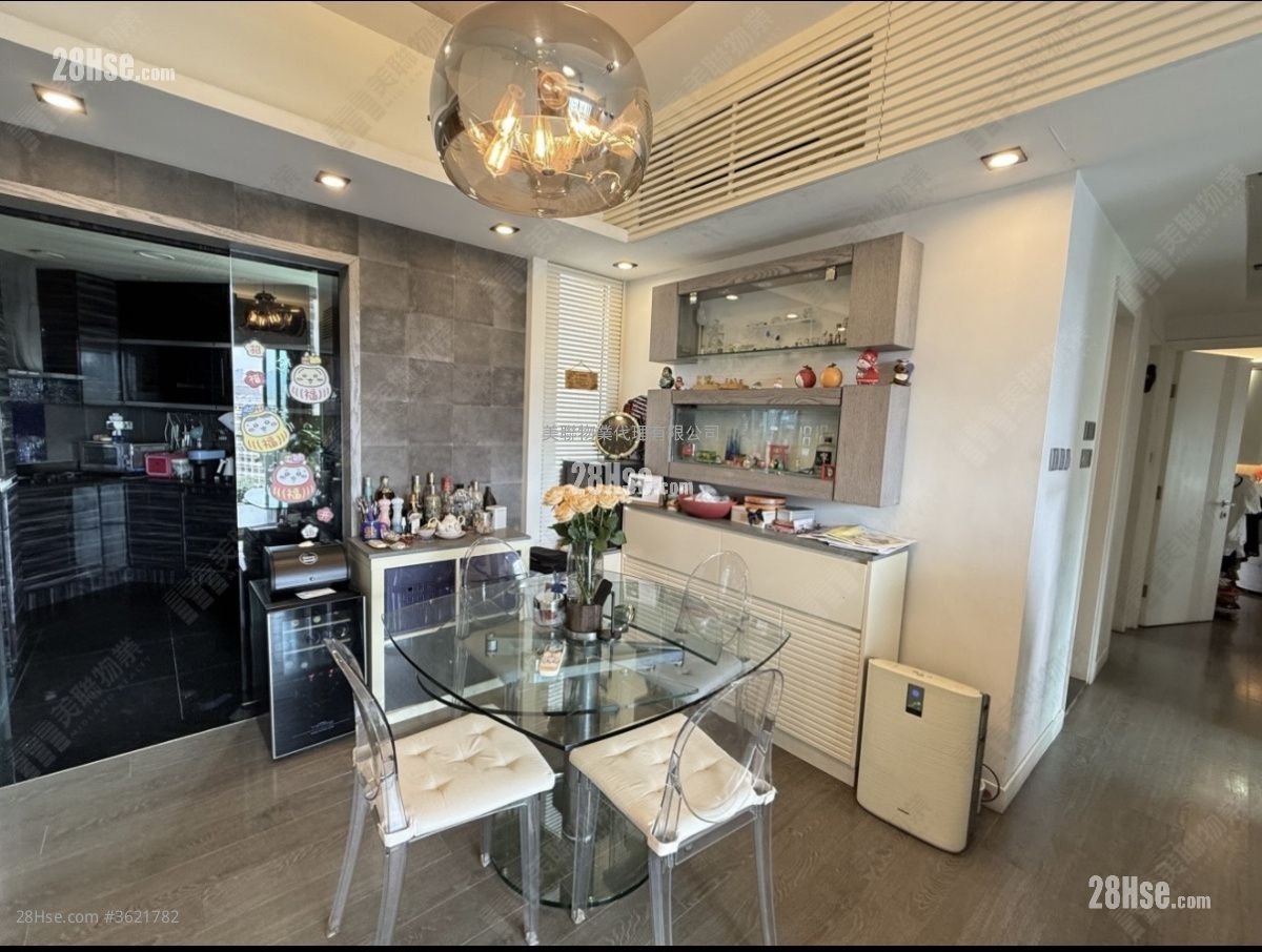 君頤峰 售盤 3 房 , 2 浴室 992 平方呎 君頤峰 售盤 3 房 , 2 浴室 992 平方呎