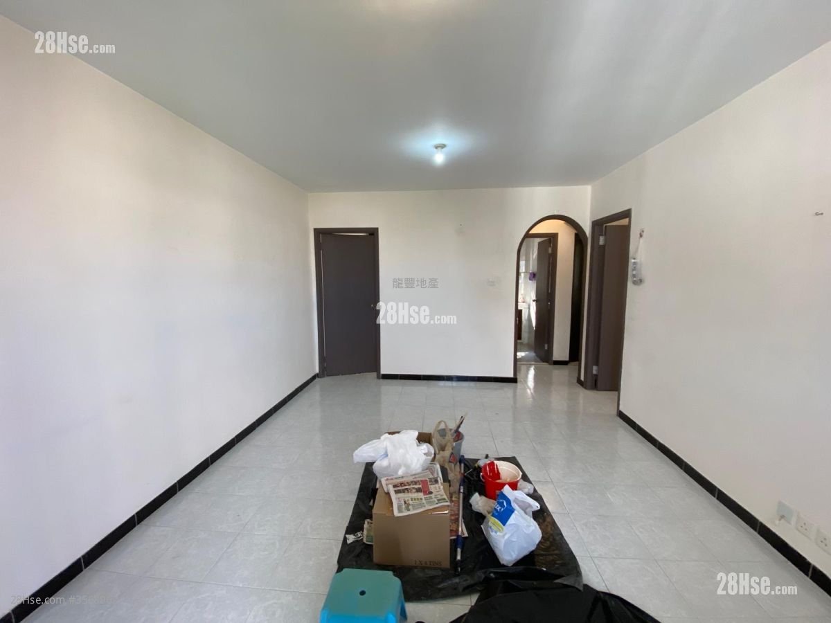 村屋 租盘 3 房 , 2 浴室 600 平方尺 村屋 租盘 3 房 , 2 浴室 600 平方尺