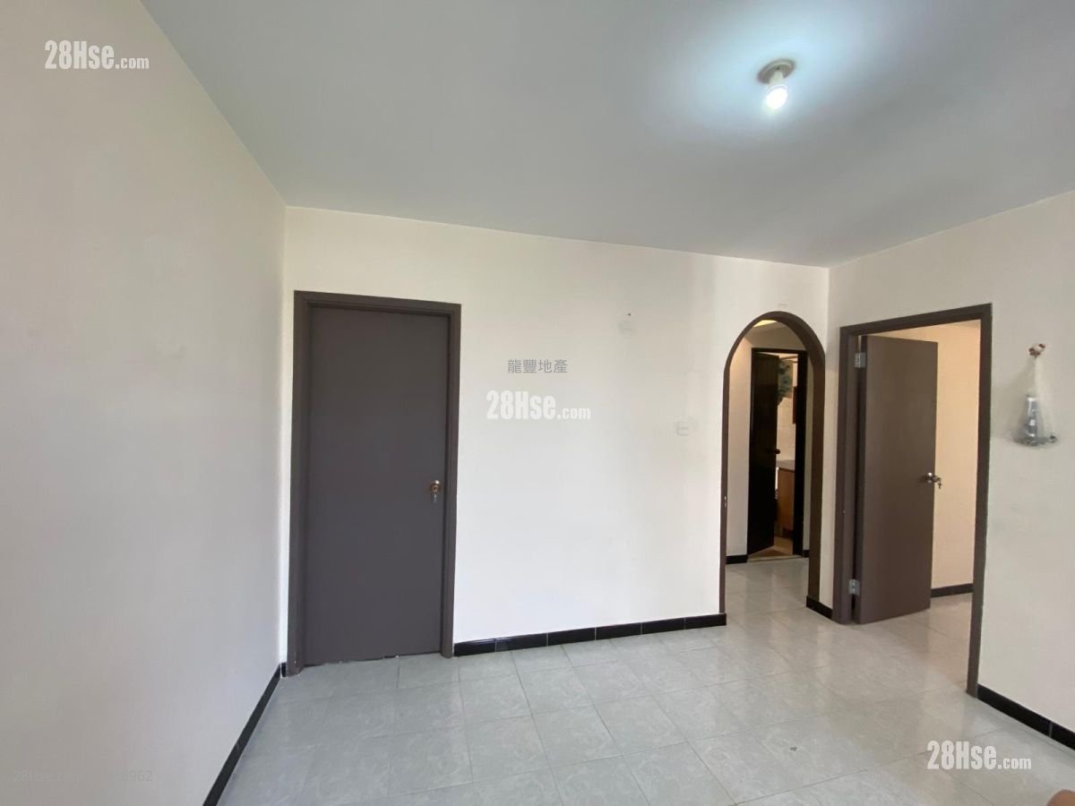 村屋 租盘 3 房 , 2 浴室 600 平方尺 村屋 租盘 3 房 , 2 浴室 600 平方尺