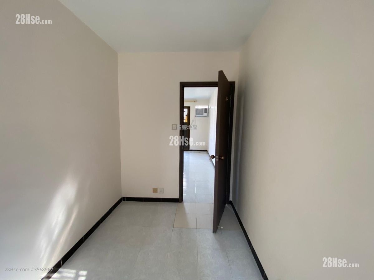 村屋 租盘 3 房 , 2 浴室 600 平方尺 村屋 租盘 3 房 , 2 浴室 600 平方尺