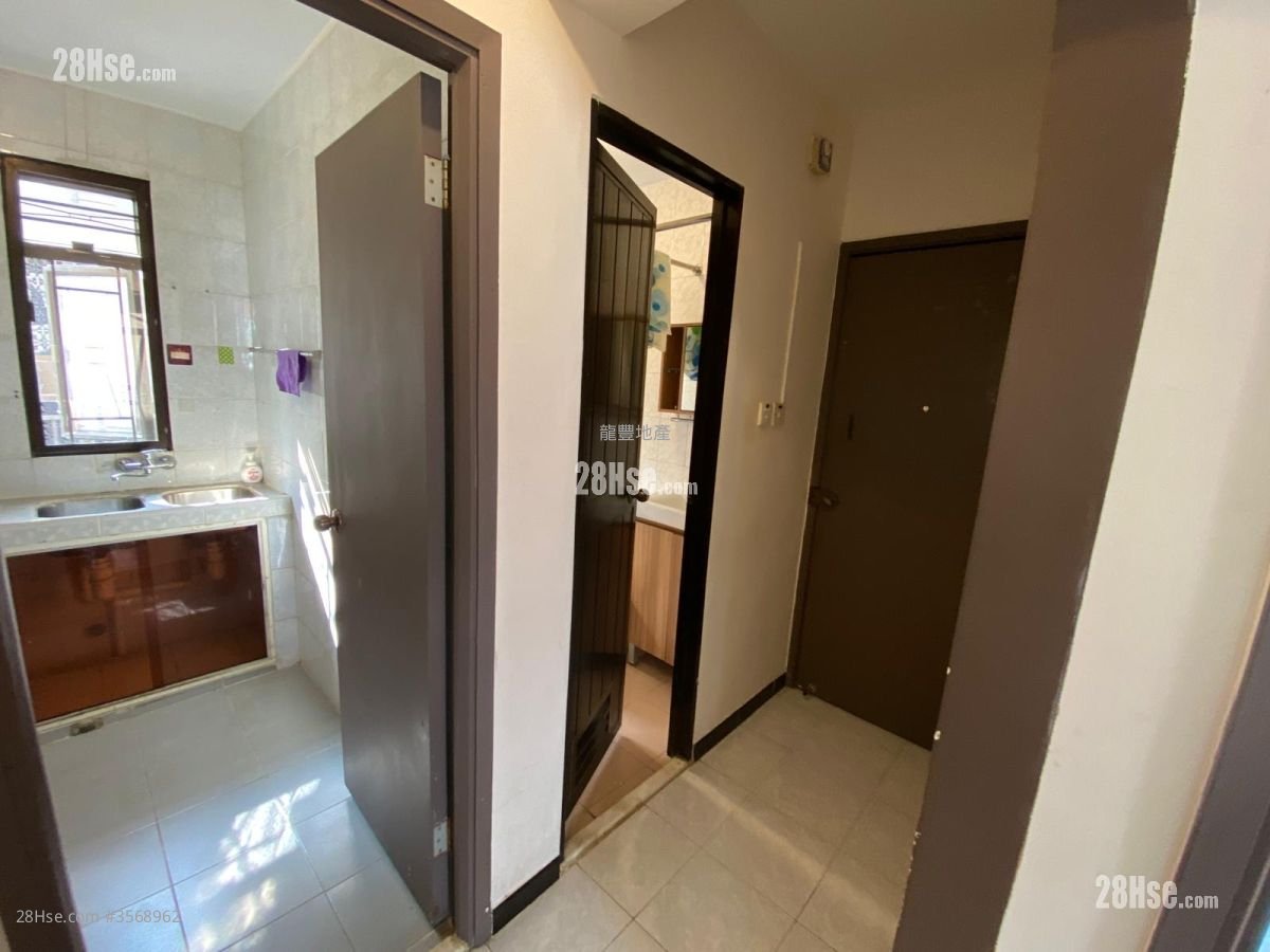 村屋 租盘 3 房 , 2 浴室 600 平方尺 村屋 租盘 3 房 , 2 浴室 600 平方尺