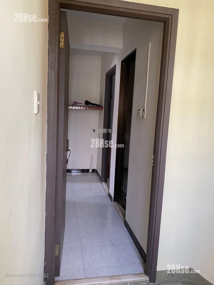 村屋 租盘 3 房 , 2 浴室 600 平方尺 村屋 租盘 3 房 , 2 浴室 600 平方尺