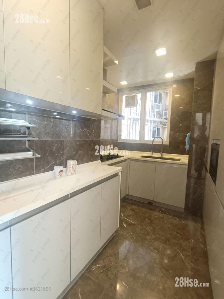 星堤 售盤 3 房 , 3 浴室 918 平方呎 星堤 售盤 3 房 , 3 浴室 918 平方呎