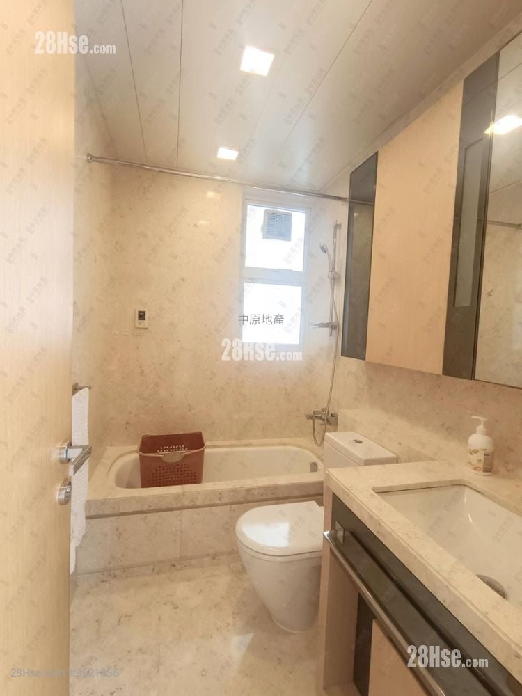 星堤 售盤 3 房 , 3 浴室 918 平方呎 星堤 售盤 3 房 , 3 浴室 918 平方呎