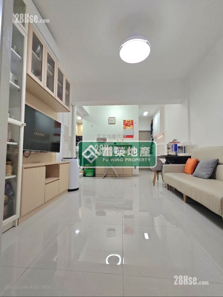 Lee Tai Building Sell 3 Bedrooms , 1 Bathroom 423 ft²
