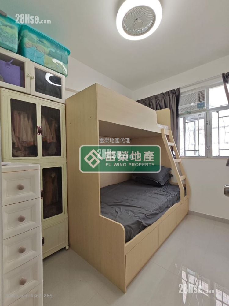 Lee Tai Building Sell 3 Bedrooms , 1 Bathroom 423 ft² Lee Tai Building Sell 3 Bedrooms , 1 Bathroom 423 ft²