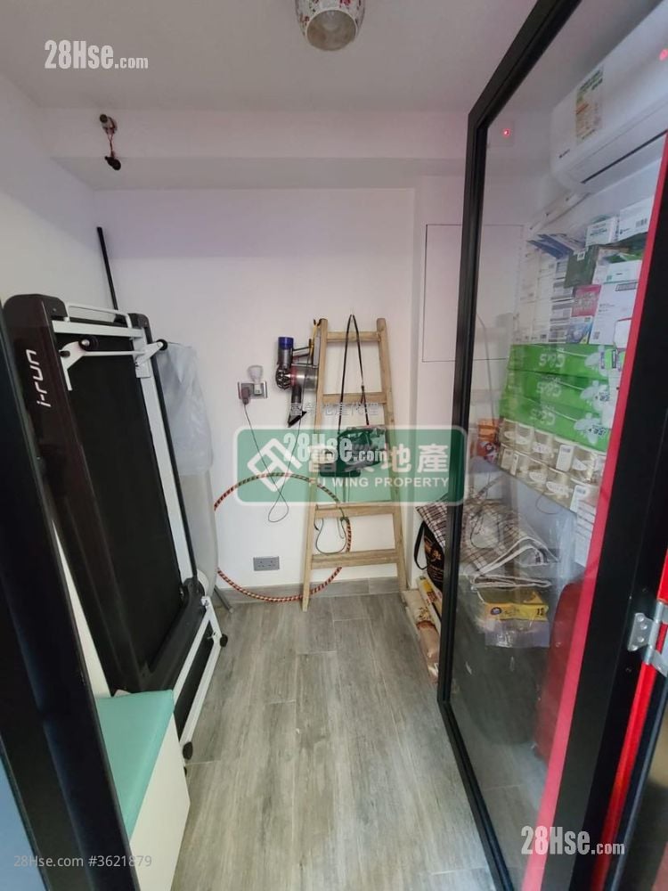 Mainway Court Sell 3 Bedrooms , 2 Bathrooms 737 ft² Mainway Court Sell 3 Bedrooms , 2 Bathrooms 737 ft²