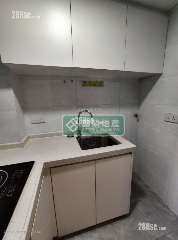 Chak Fung House Rental 3 Bedrooms , 1 Bathroom 558 ft² Chak Fung House Rental 3 Bedrooms , 1 Bathroom 558 ft²