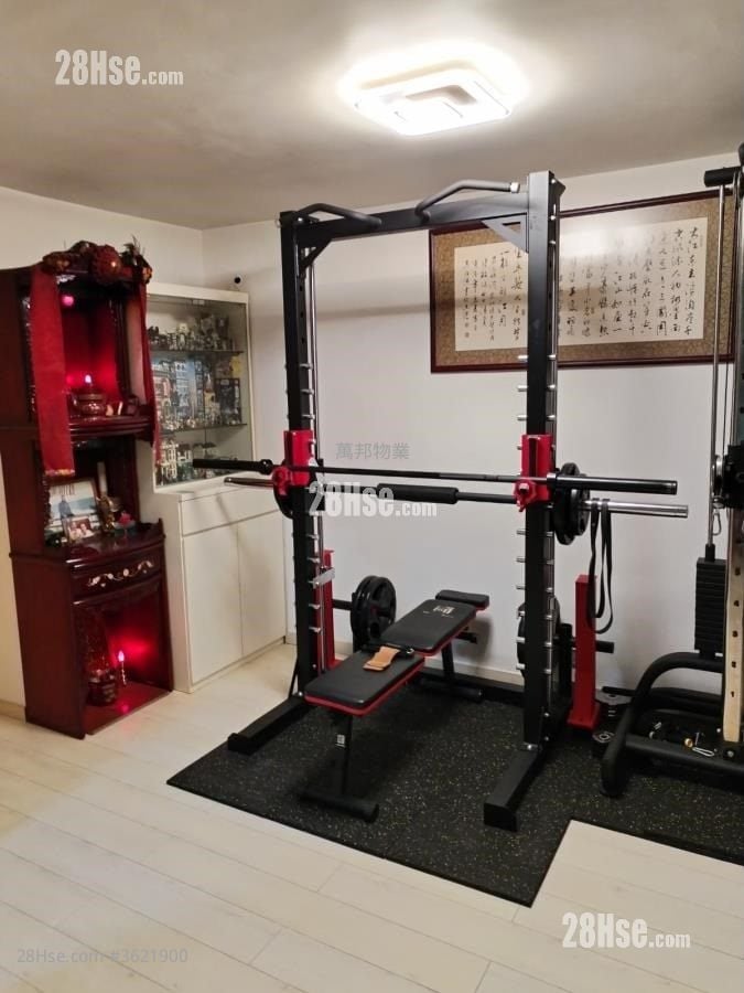 Yee Nga Court Sell 3 Bedrooms , 1 Bathroom 554 ft² Yee Nga Court Sell 3 Bedrooms , 1 Bathroom 554 ft²