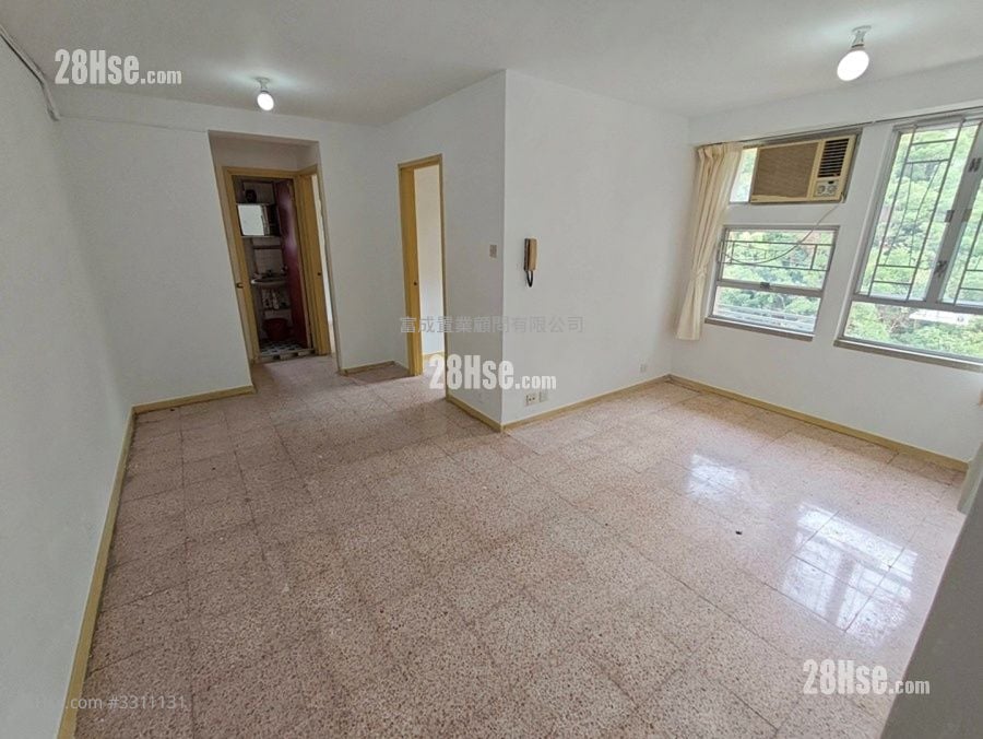 Lok Nga Court Sell 483 ft²