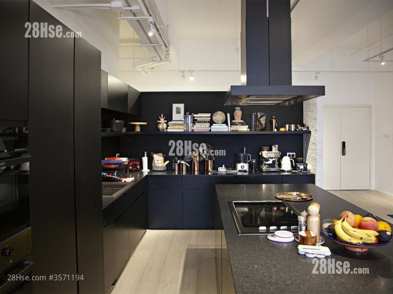 柴灣工業城 售盤 4 浴室 4,596 平方呎 柴灣工業城 售盤 4 浴室 4,596 平方呎