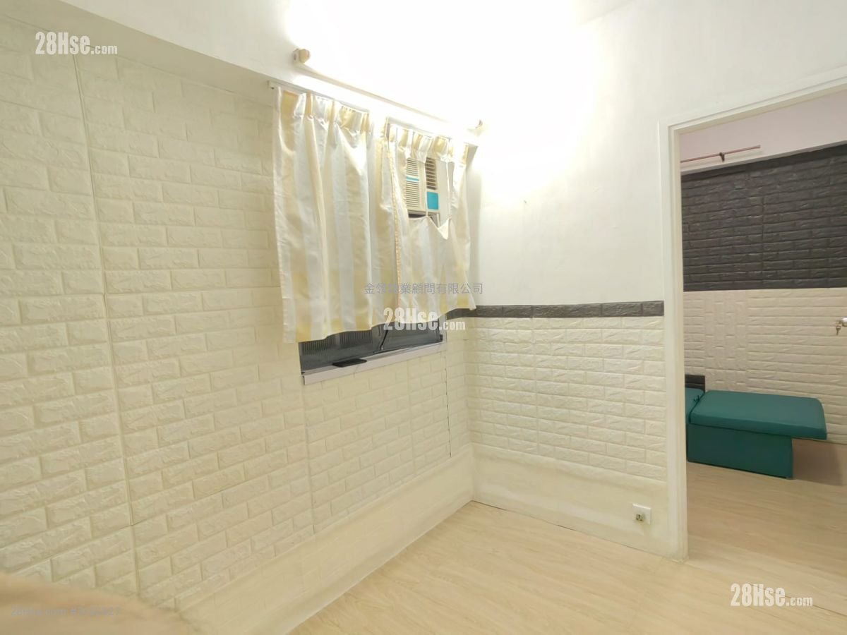 Yen Che Building Sell 2 Bedrooms , 1 Bathroom 270 ft²