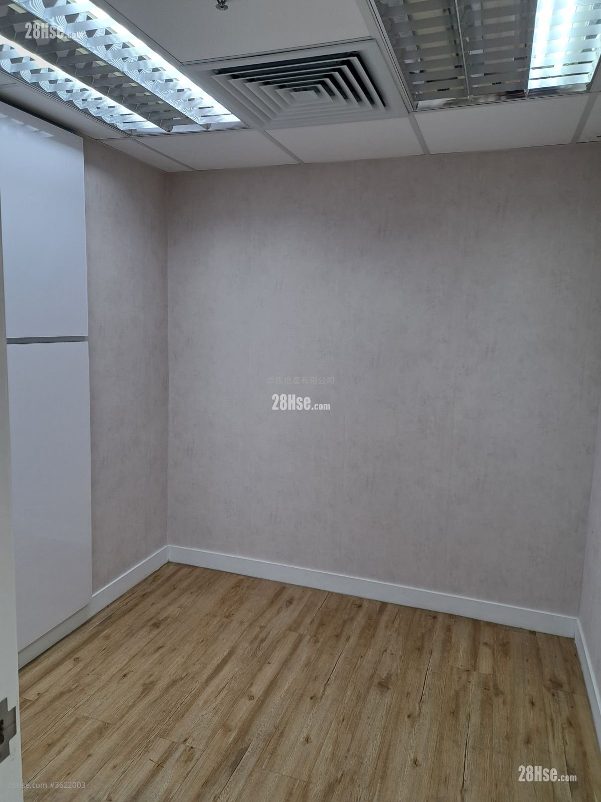 Yuen Long Trade Centre Rental 3 Bedrooms 349 ft² Yuen Long Trade Centre Rental 3 Bedrooms 349 ft²