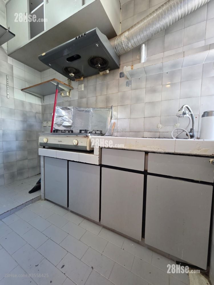 Hong Fai Building Rental 2 Bedrooms , 1 Bathroom 253 ft² Hong Fai Building Rental 2 Bedrooms , 1 Bathroom 253 ft²
