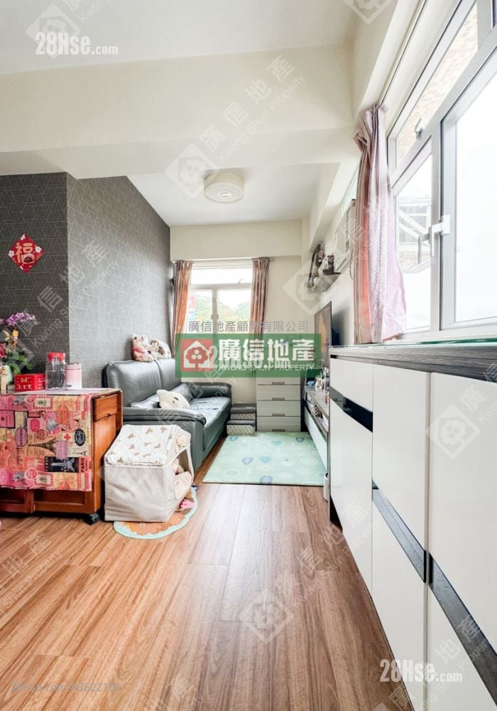 Chung Ching Building Sell 2 Bedrooms , 1 Bathroom 292 ft² Chung Ching Building Sell 2 Bedrooms , 1 Bathroom 292 ft²