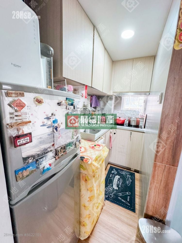 Chung Ching Building Sell 2 Bedrooms , 1 Bathroom 292 ft² Chung Ching Building Sell 2 Bedrooms , 1 Bathroom 292 ft²