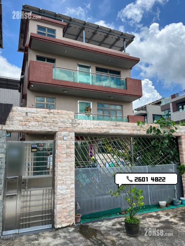 Village Rental 3 Bedrooms , 1 Bathroom 700 ft² Village Rental 3 Bedrooms , 1 Bathroom 700 ft²