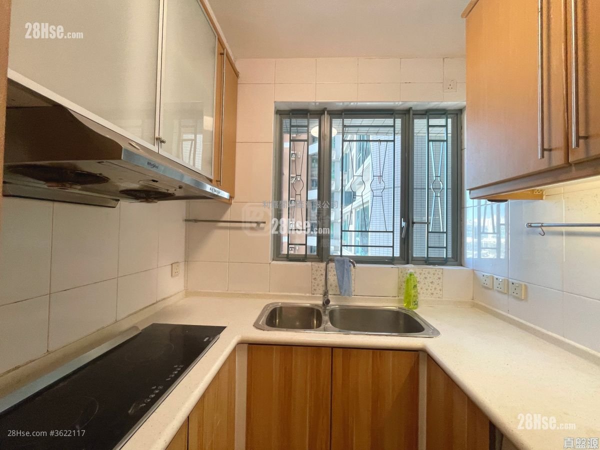 維景灣畔 售盤 4 房 , 2 浴室 1,028 平方呎 維景灣畔 售盤 4 房 , 2 浴室 1,028 平方呎