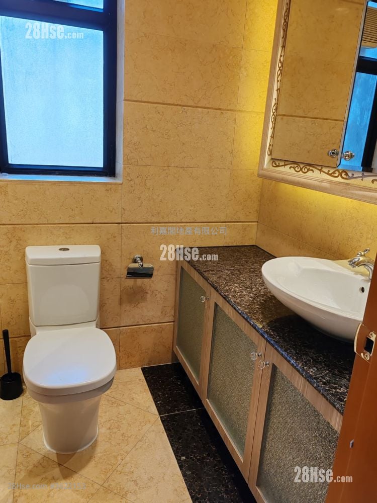 凯旋门 租盘 3 房 , 3 浴室 841 平方尺 凯旋门 租盘 3 房 , 3 浴室 841 平方尺