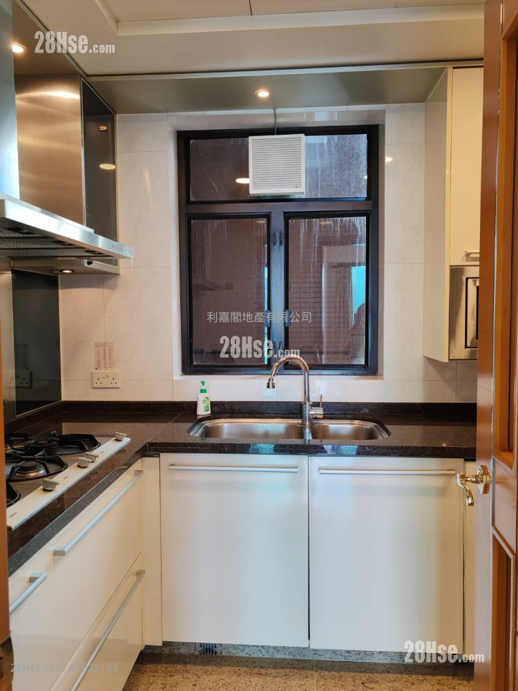 凯旋门 租盘 3 房 , 3 浴室 841 平方尺 凯旋门 租盘 3 房 , 3 浴室 841 平方尺