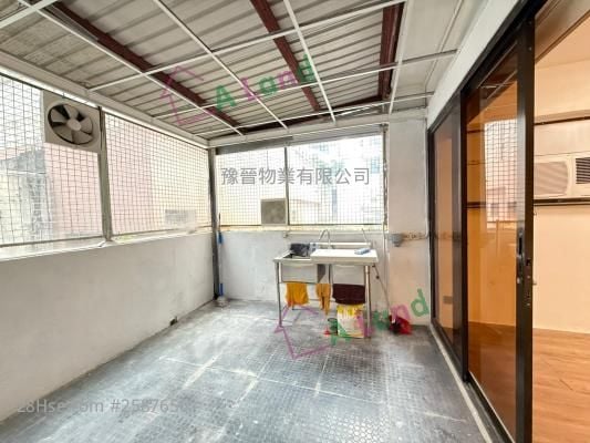 建华大厦 租盘 224 平方尺