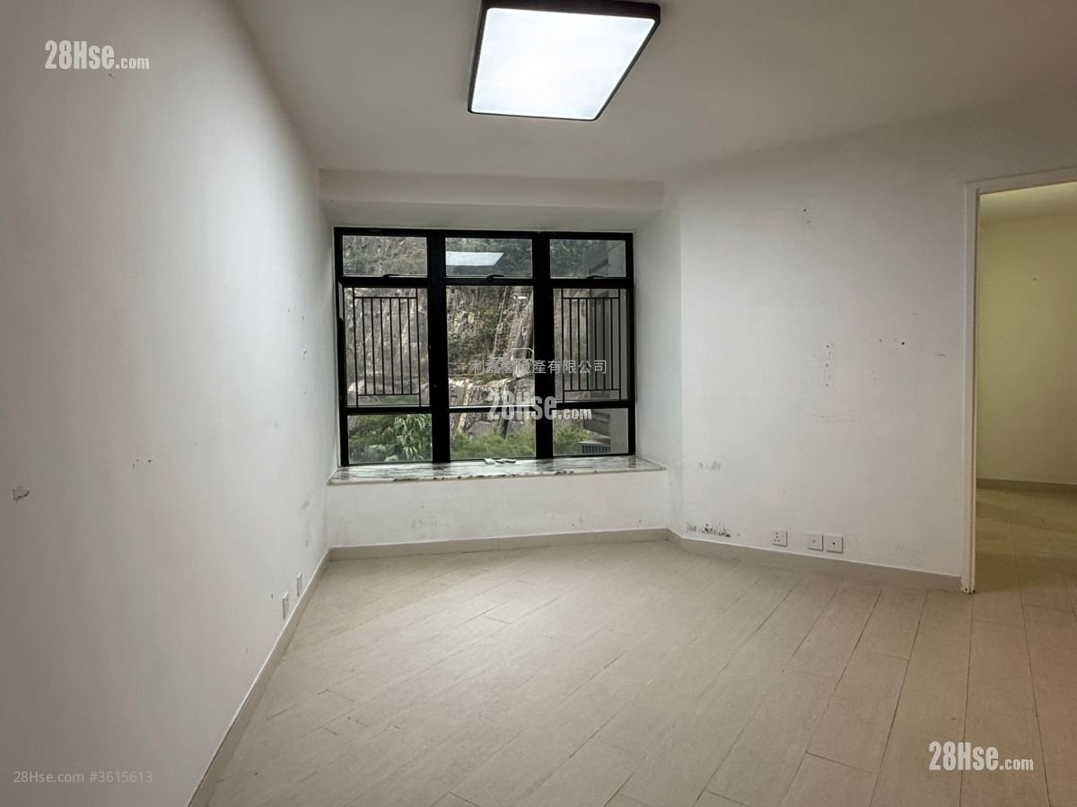 Kornhill Sell 3 Bedrooms , 1 Bathroom 596 ft² Kornhill Sell 3 Bedrooms , 1 Bathroom 596 ft²