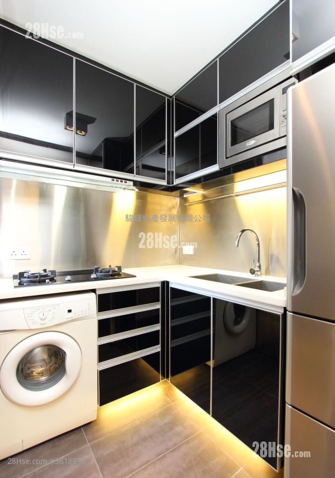 厨房: 柏园 售盘 4 房 , 2 浴室 830 平方尺