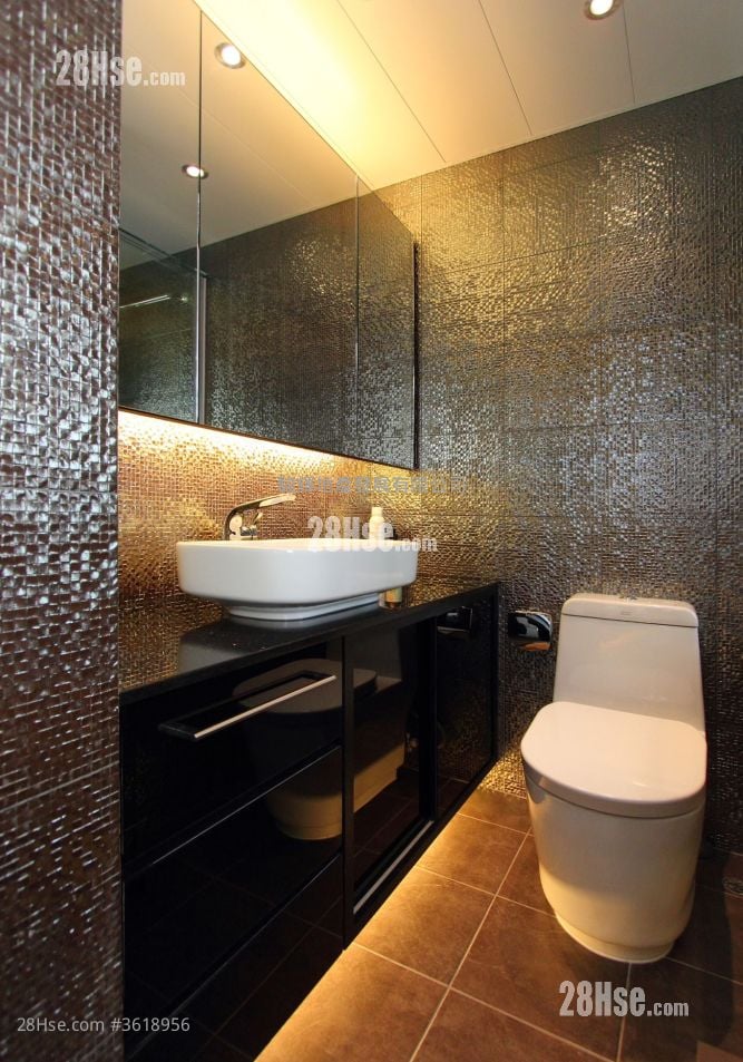 浴室: 柏园 售盘 4 房 , 2 浴室 830 平方尺