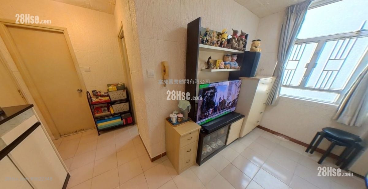 龍蟠苑 售盤 2 房 , 1 浴室 383 平方呎 龍蟠苑 售盤 2 房 , 1 浴室 383 平方呎