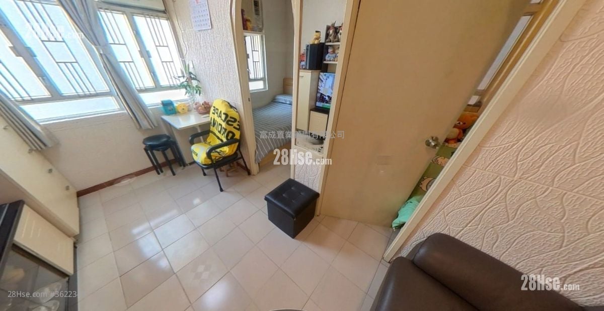 龍蟠苑 售盤 2 房 , 1 浴室 383 平方呎 龍蟠苑 售盤 2 房 , 1 浴室 383 平方呎