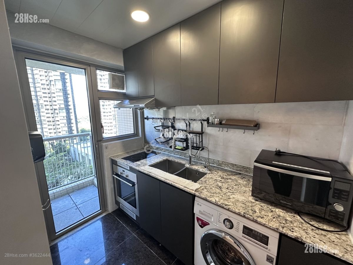 银湖天峰 售盘 2 房 , 1 浴室 551 平方尺 银湖天峰 售盘 2 房 , 1 浴室 551 平方尺