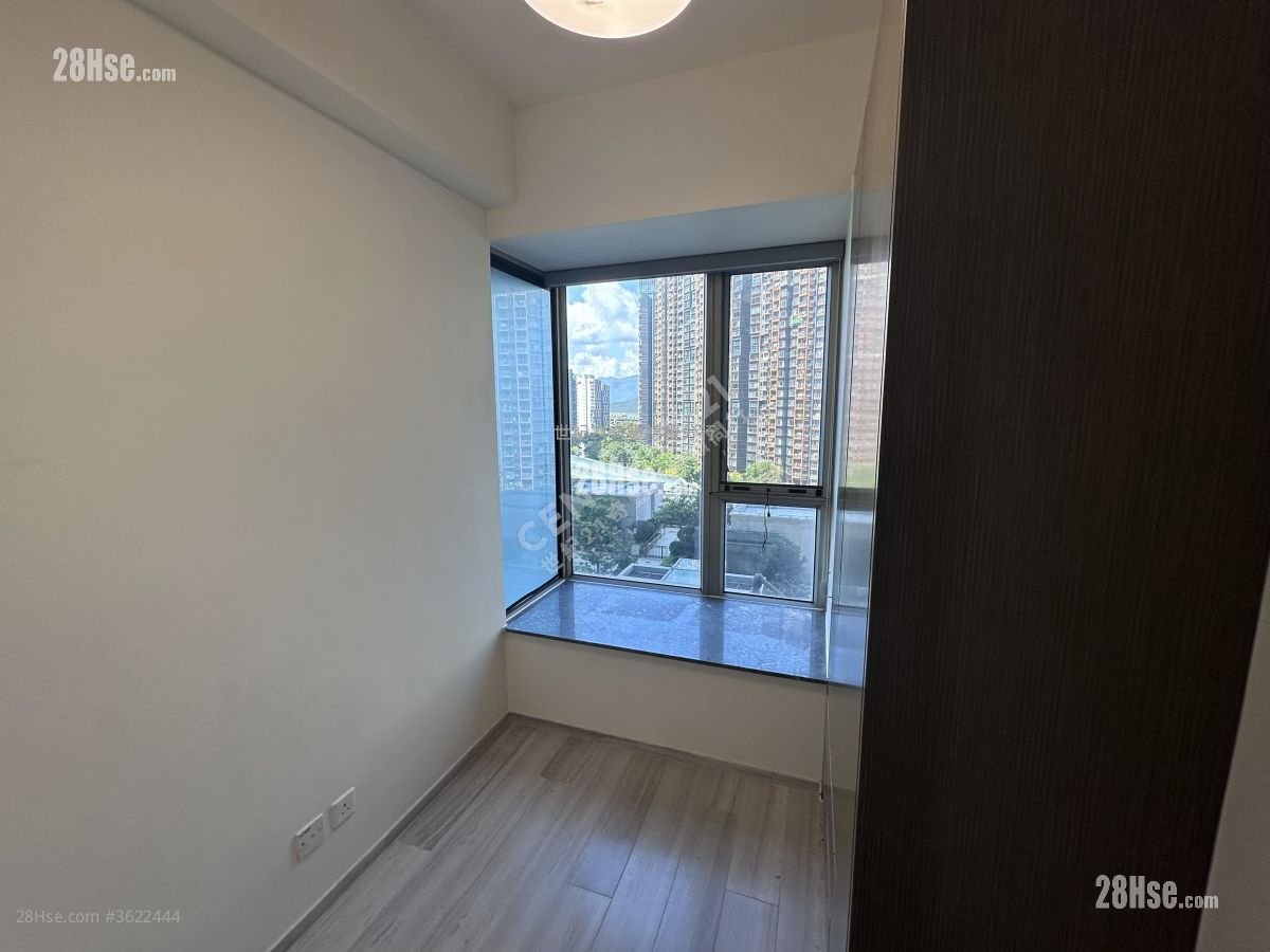 银湖天峰 售盘 2 房 , 1 浴室 551 平方尺 银湖天峰 售盘 2 房 , 1 浴室 551 平方尺