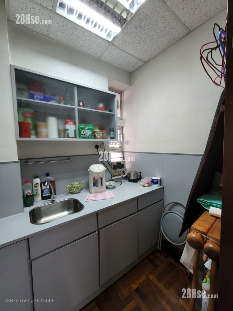 高威楼 售盘 1 房 , 1 厕所 350 平方尺 高威楼 售盘 1 房 , 1 厕所 350 平方尺