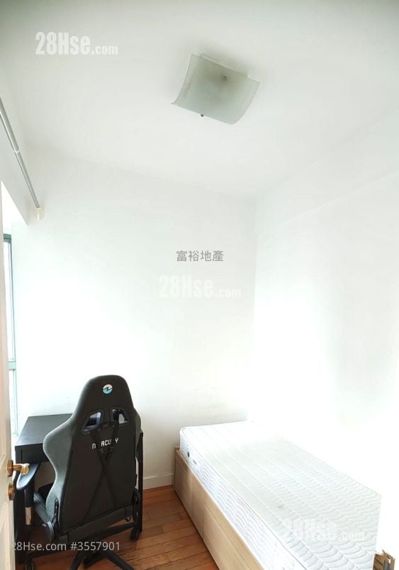 Queen's Terrace Rental 2 Bedrooms , 1 Bathroom 411 ft² Queen's Terrace Rental 2 Bedrooms , 1 Bathroom 411 ft²