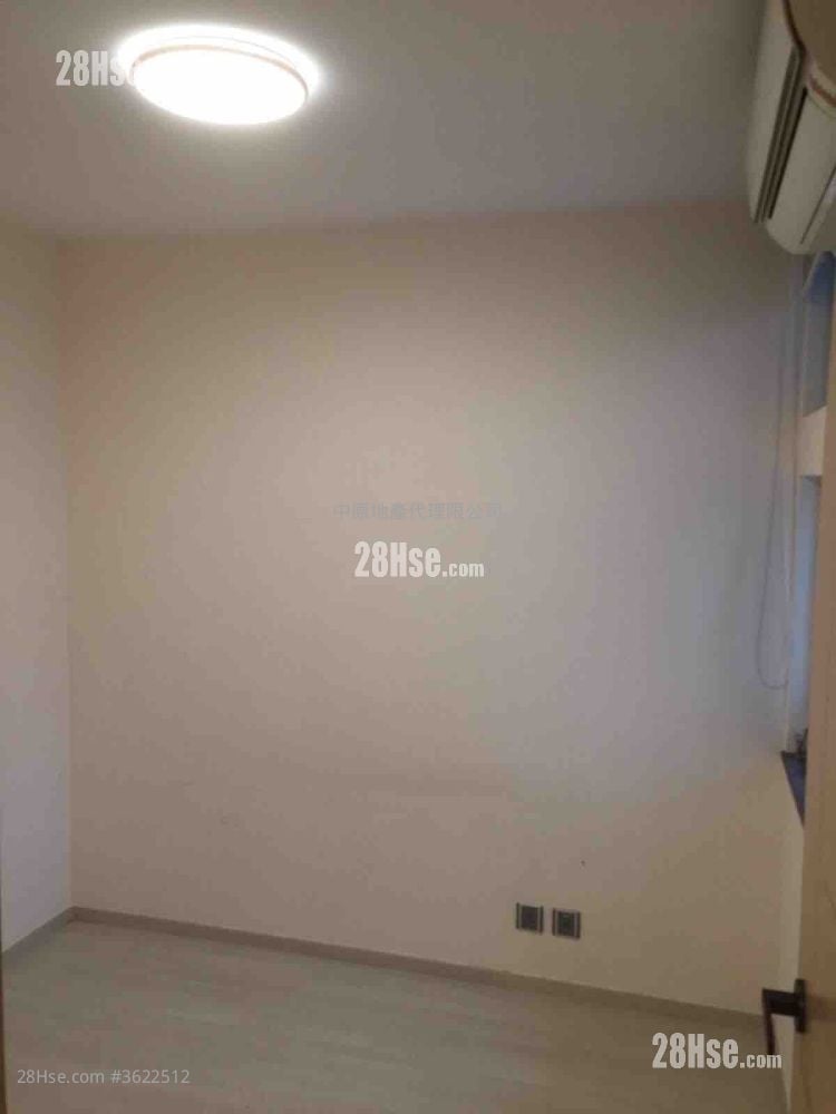 master room: Luk Yeung Sun Chuen Sell 2 Bedrooms , 1 Bathroom 445 ft² master room: Luk Yeung Sun Chuen Sell 2 Bedrooms , 1 Bathroom 445 ft²