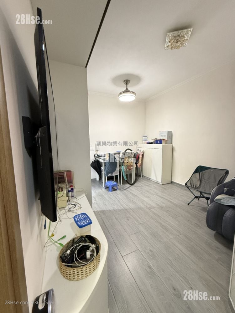 彩兴苑 售盘 3 房 , 1 浴室 379 平方尺 彩兴苑 售盘 3 房 , 1 浴室 379 平方尺