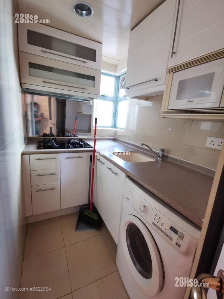 Queen's Terrace Rental 2 Bedrooms , 1 Bathroom 393 ft² Queen's Terrace Rental 2 Bedrooms , 1 Bathroom 393 ft²