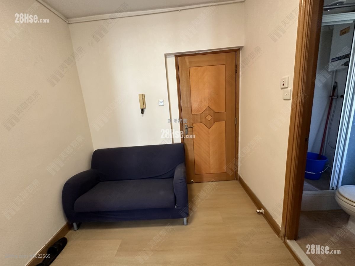 Golden Lion Garden Sell 2 Bedrooms 270 ft² Golden Lion Garden Sell 2 Bedrooms 270 ft²