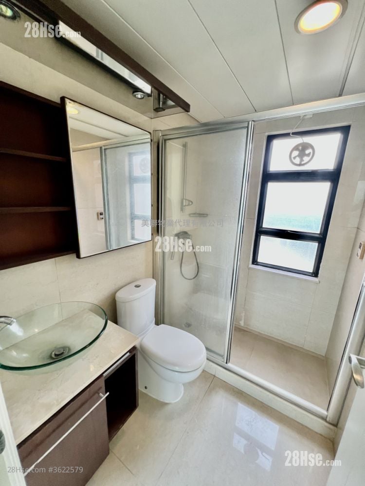 浴室: 海云轩 售盘 3 房 , 2 浴室 680 平方尺 浴室: 海云轩 售盘 3 房 , 2 浴室 680 平方尺