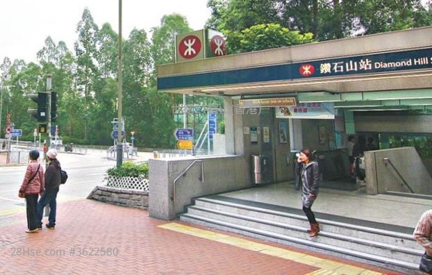 凤钻苑 售盘 2 房 , 1 浴室 407 平方尺 凤钻苑 售盘 2 房 , 1 浴室 407 平方尺