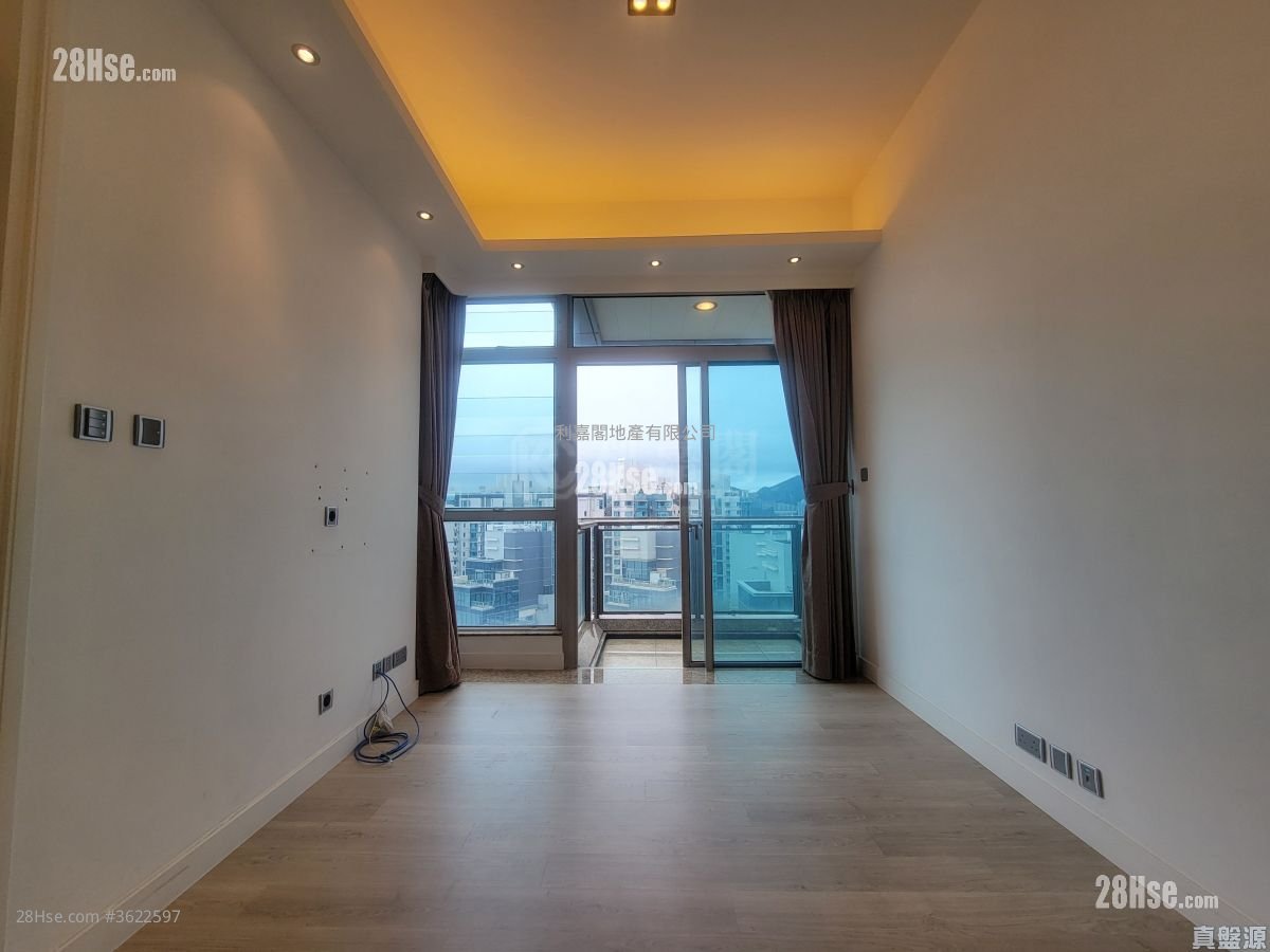 One Silversea Sell 3 Bedrooms 665 ft² One Silversea Sell 3 Bedrooms 665 ft²