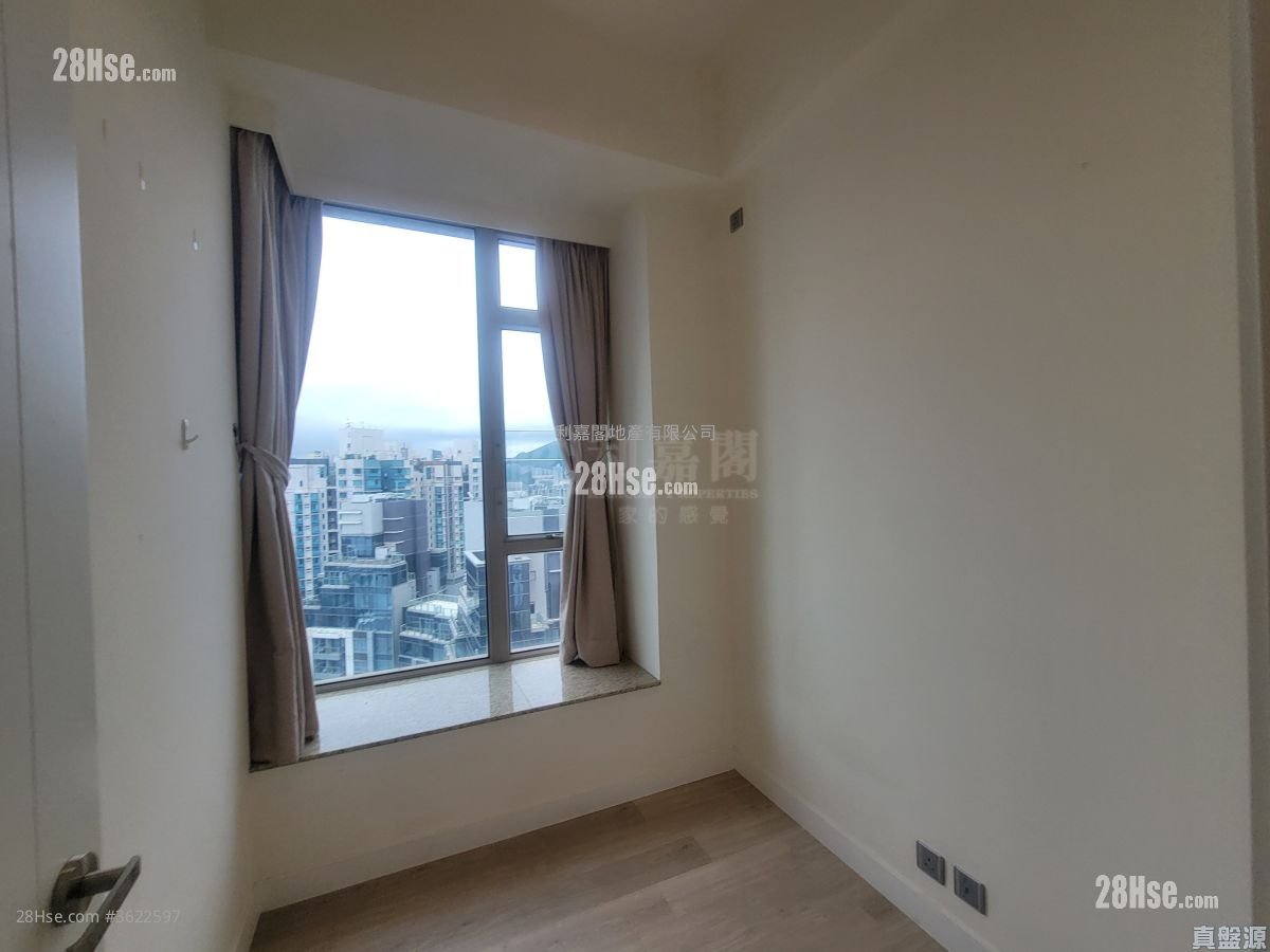 One Silversea Sell 3 Bedrooms 665 ft² One Silversea Sell 3 Bedrooms 665 ft²