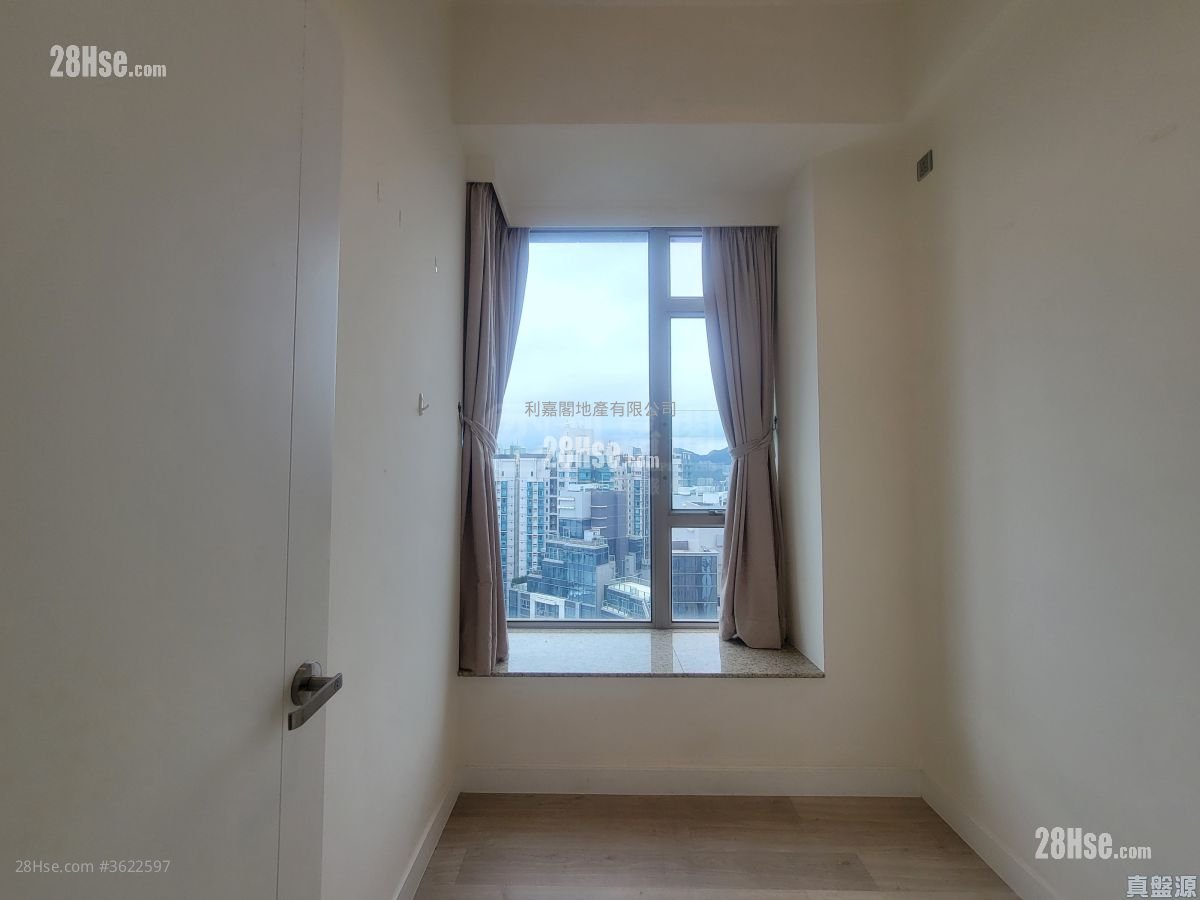 One Silversea Sell 3 Bedrooms 665 ft² One Silversea Sell 3 Bedrooms 665 ft²