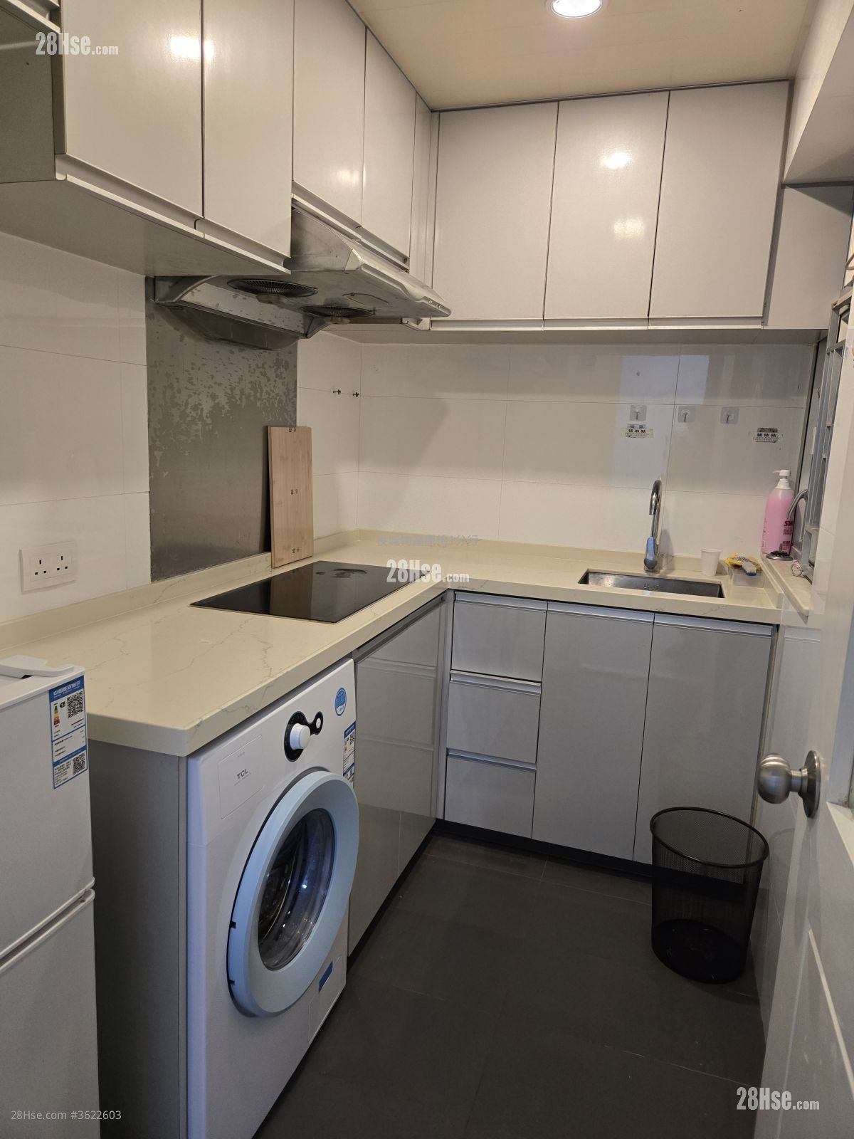 康山花園 租盤 3 房 , 1 浴室 592 平方呎 康山花園 租盤 3 房 , 1 浴室 592 平方呎