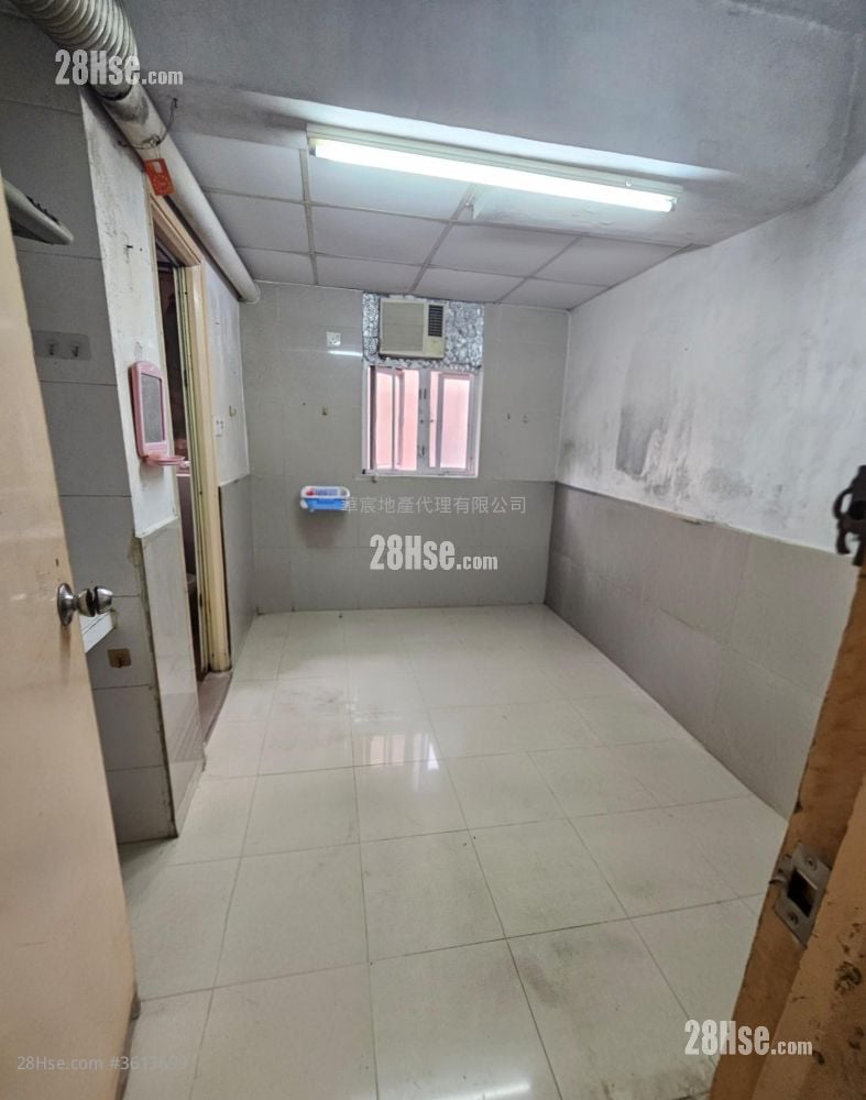 On Foo Building Rental Studio , 1 Bathroom 110 ft²
