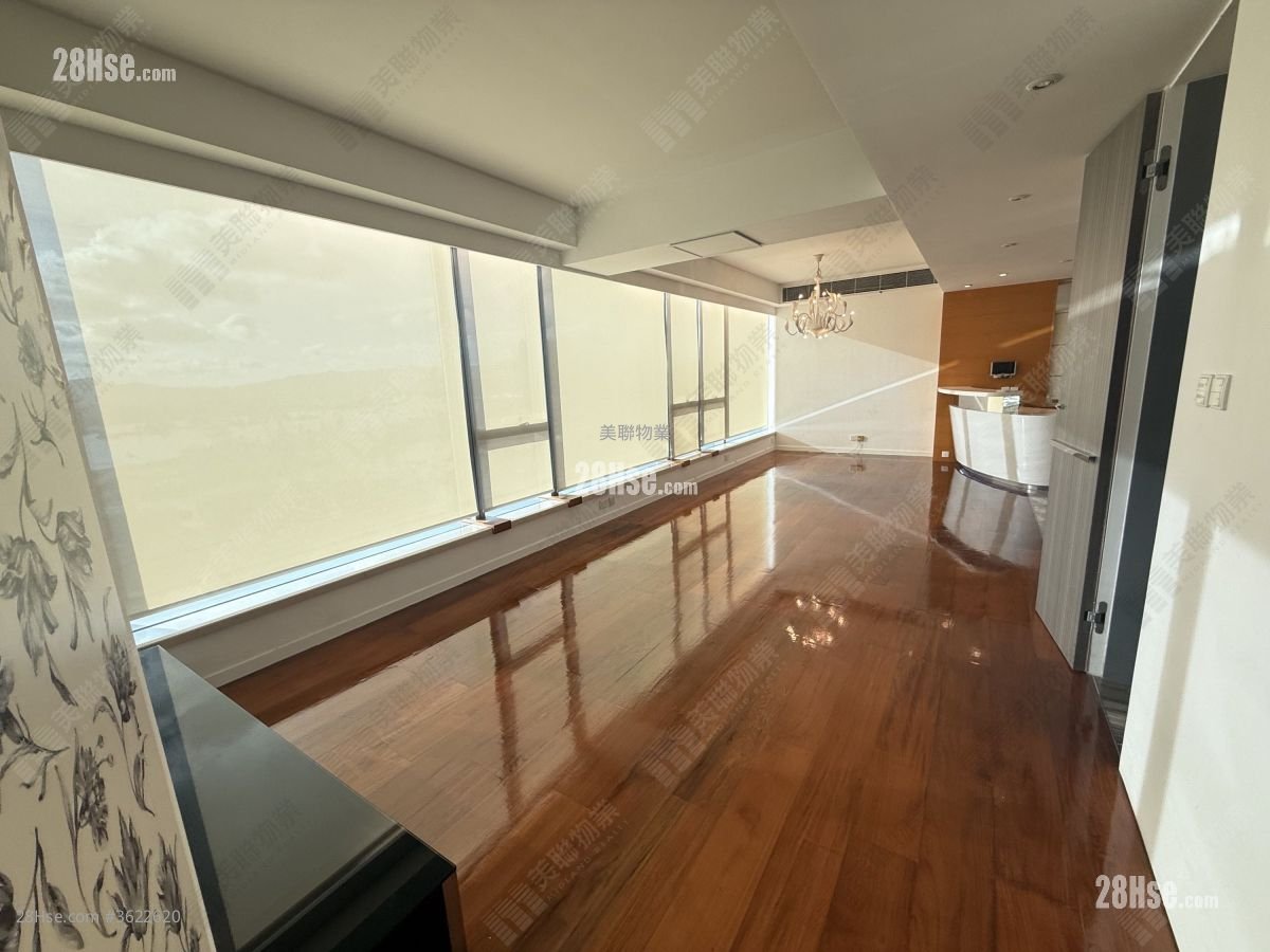 The Cullinan Rental 4 Bedrooms 1,262 ft² The Cullinan Rental 4 Bedrooms 1,262 ft²