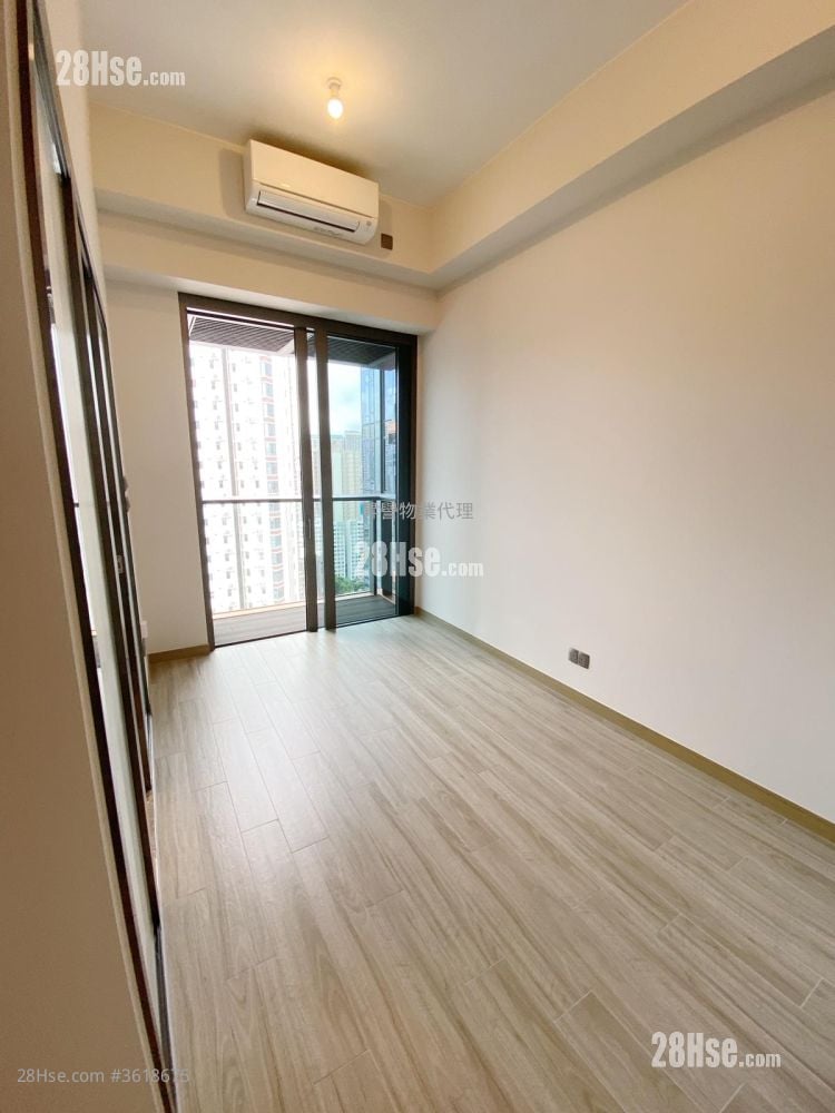 The Vantage Rental Studio , 1 Bathroom 196 ft²